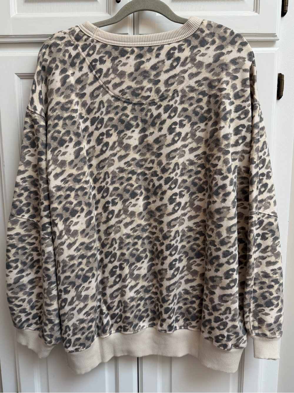 NWT Aerie Go-To Sweatshirt Neutral Leopard Print Oversized Size Small - Picture 4 of 16